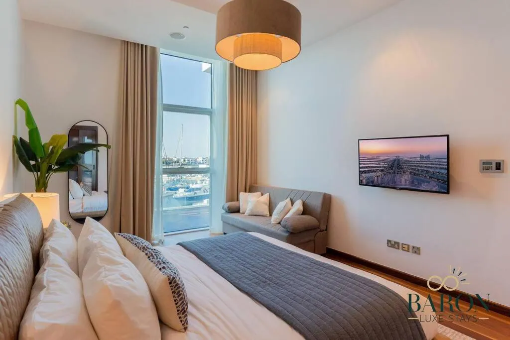 Image 1 of Luxe Waterfront Oasis the Palm