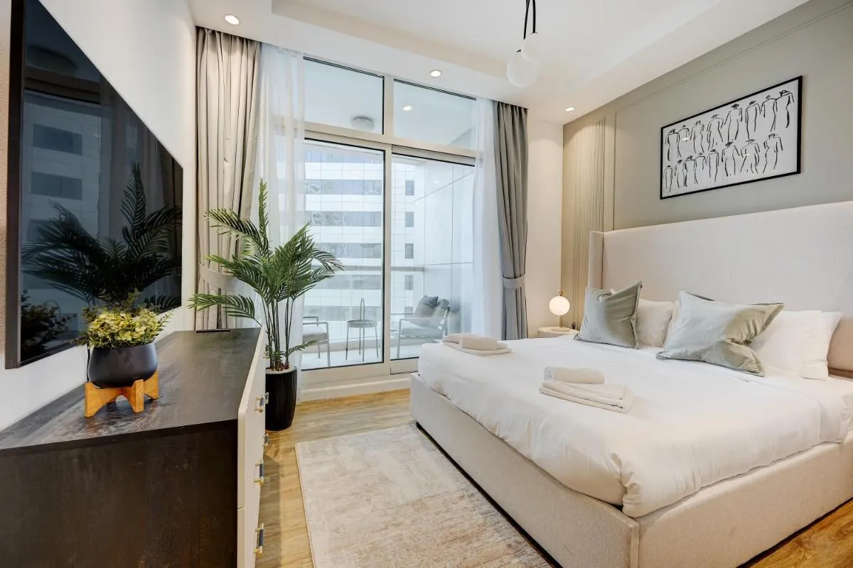 Image 1 of Luxurious 4-Bedroom Penthouse with Spectacular Views