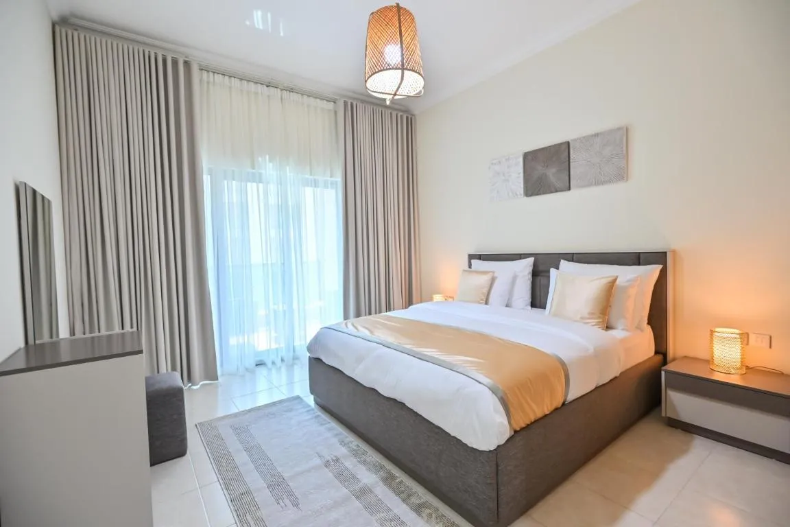 Image of Luxury 1-Bedroom Apartment Dubai Marina Near Metro