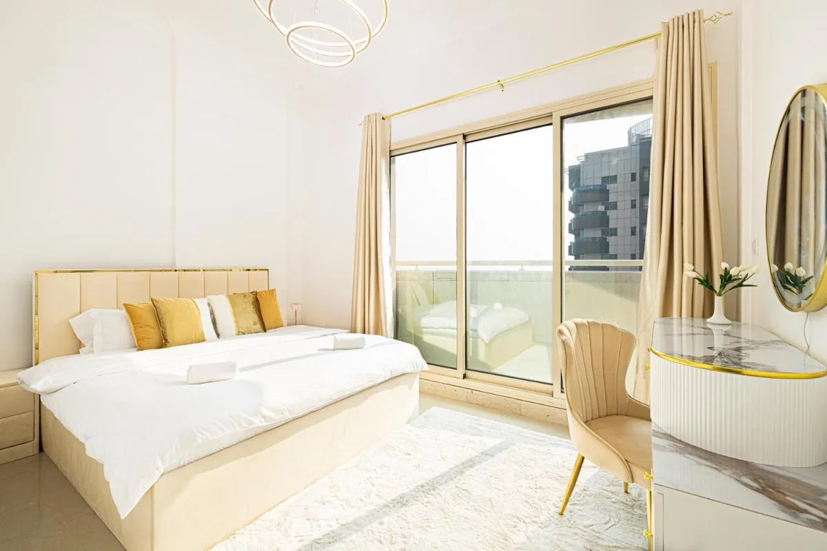 Image 1 of Luxury 1 Bedroom On Marina Walk