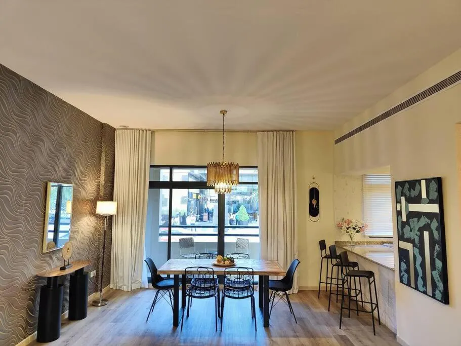 Image 2 of Luxury 2 BD – Recenly Upgraded