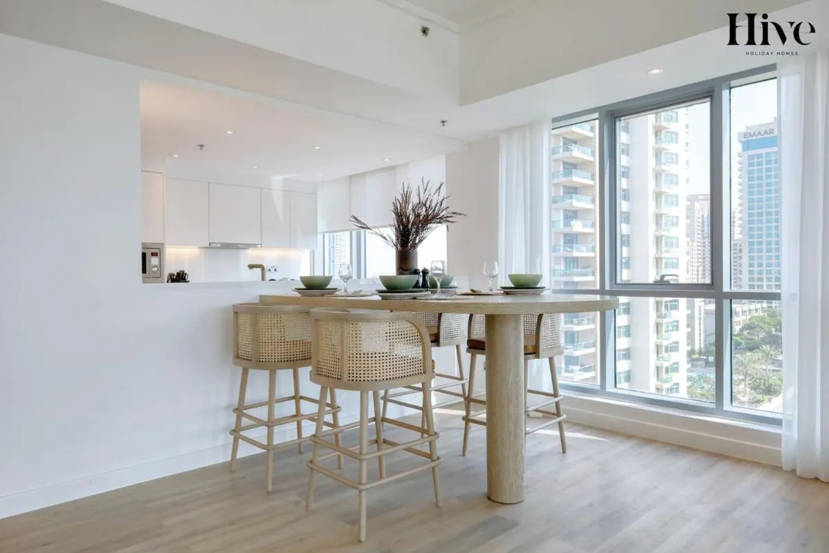 Image 3 of Luxury 3 Bedroom Apt with Golf Course Views
