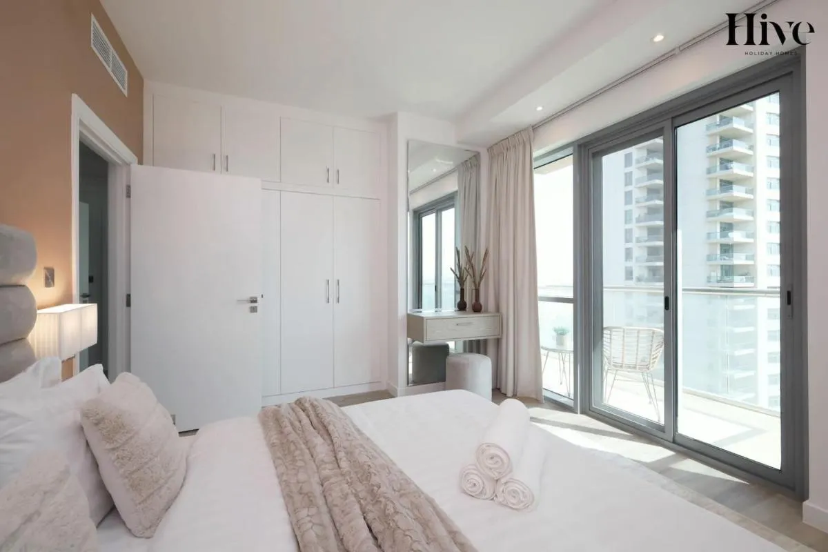 Image 1 of Luxury 3 Bedroom Apt with Golf Course Views
