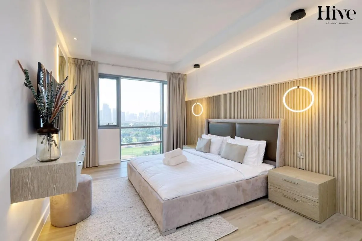 Image 6 of Luxury 3 Bedroom Apt with Golf Course Views