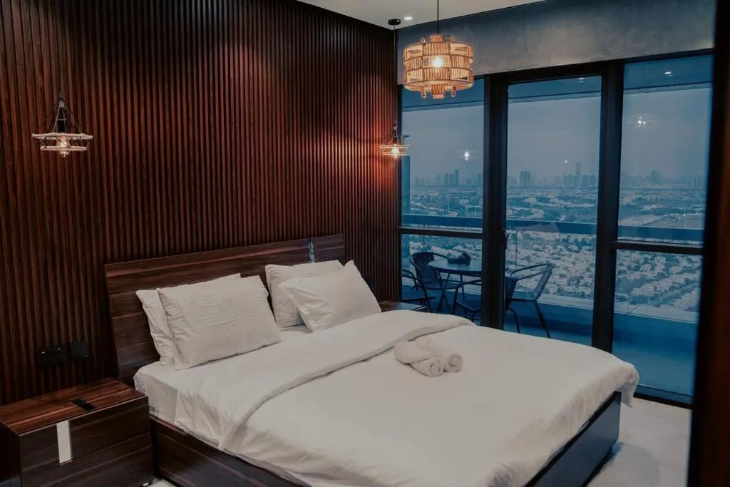 Image 5 of Luxury 3 Bedroom Sub Penthouse With Rooftop Pool
