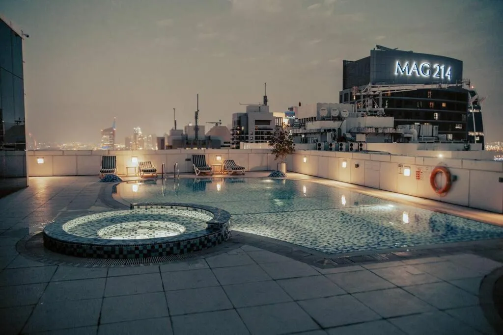Image 6 of Luxury 3 Bedroom Sub Penthouse With Rooftop Pool