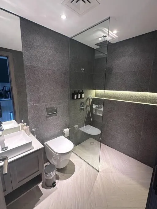 Image 4 of Luxury Apartment – Pool View – JVC