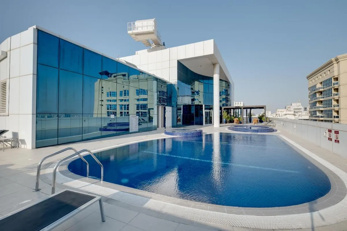 Image 2 of Luxury Apt – Rooftop Pool – City View
