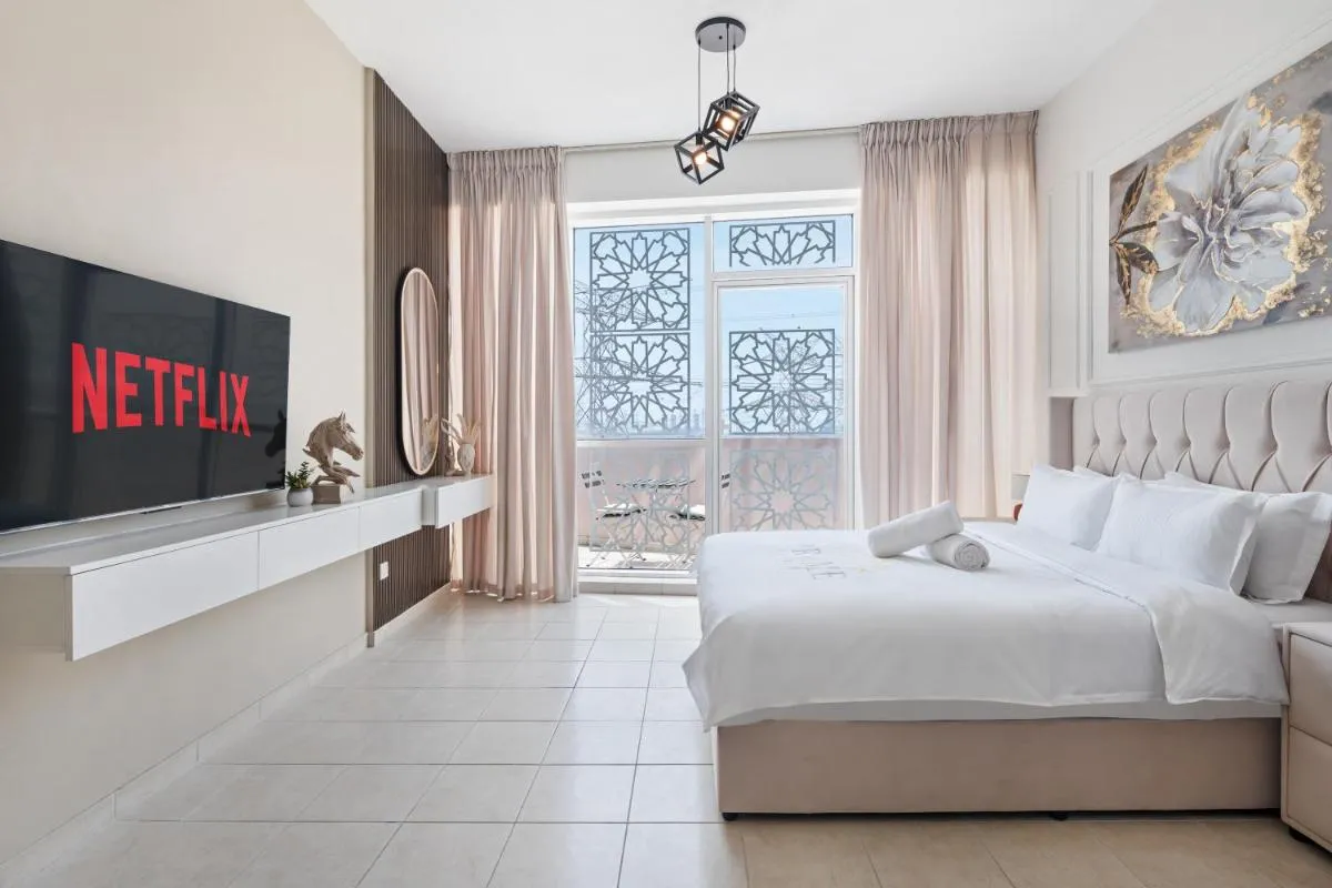 Image 1 of Luxury Studio – Urban Oasis