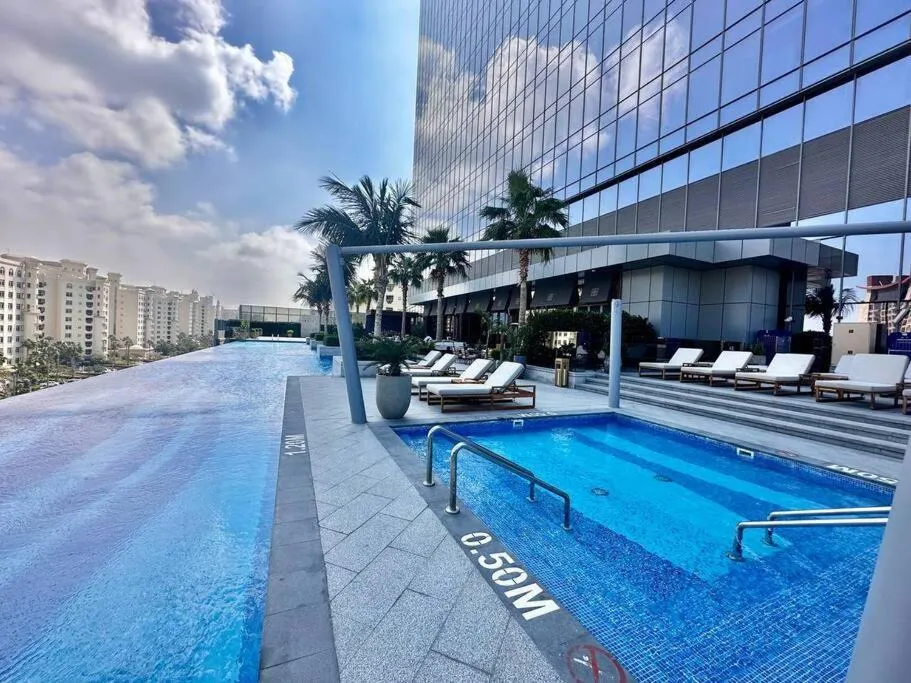 Image 3 of Luxury Studio in High Floor Full Sea View in The Palm Tower Plam Jumeirah