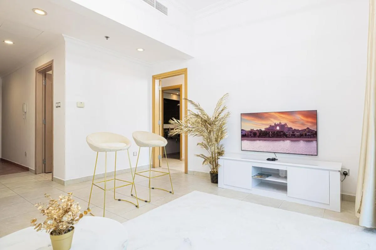 Image 5 of Luxury and spacious full Marina view