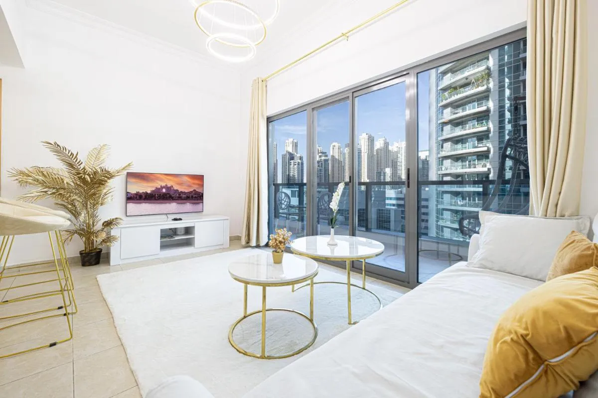 Image 1 of Luxury and spacious full Marina view