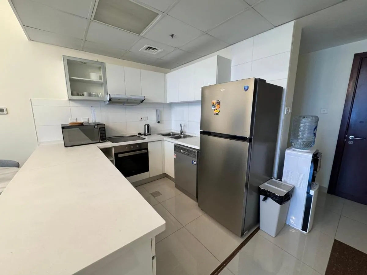 Image 4 of Luxury apartment 3 beds Marina view