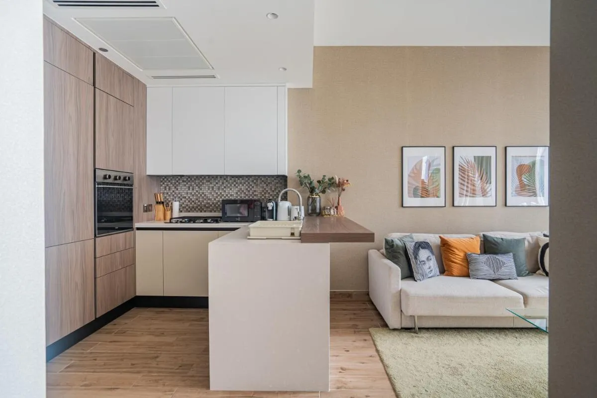 Image 2 of Luxury high-floor studio apartment in Dubai Marina