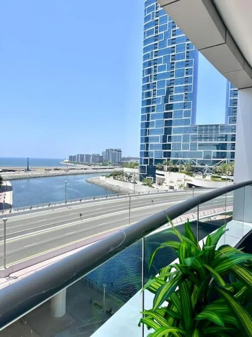 Image 5 of Luxury sea view apartment