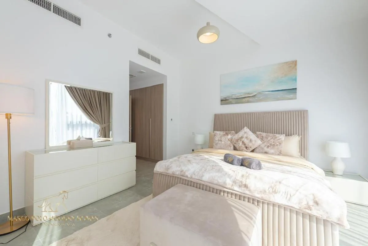 Image 3 of Marco Polo – Stunning 2 BR With Marina Views, Huge Pool & Gym