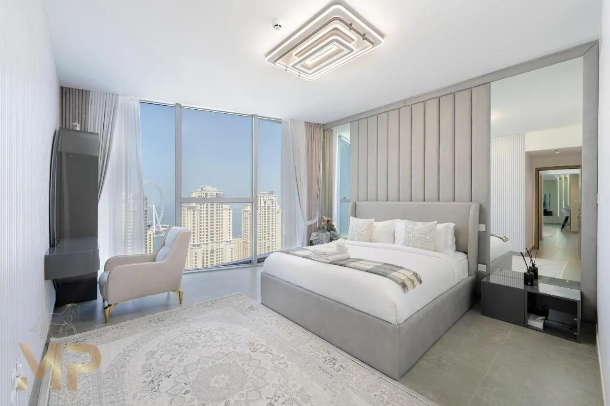 Image 5 of Marco Polo – Surreal Sea, Marina & Dubai Eye View on High Floor
