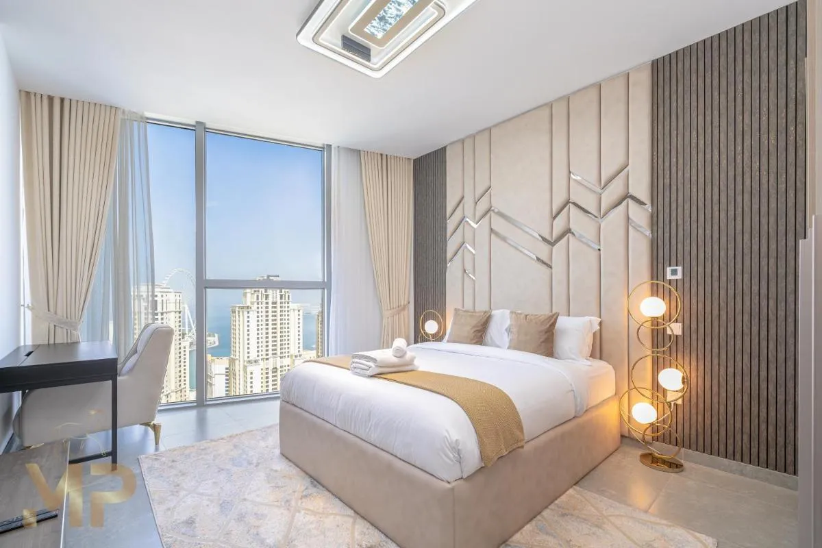 Image 1 of Marco Polo – Surreal Sea, Marina & Dubai Eye View on High Floor