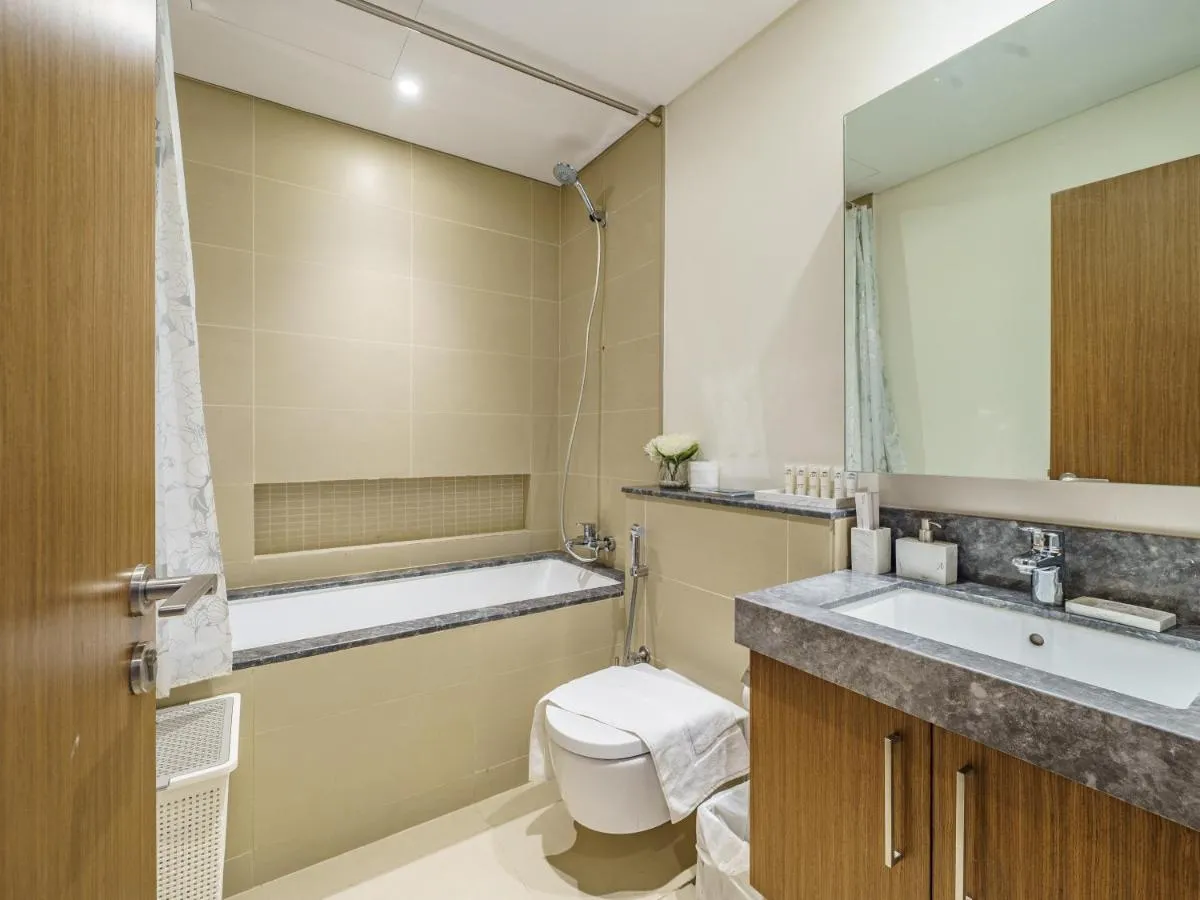 Image 2 of Marvelous 1BR with Beautiful Marina View