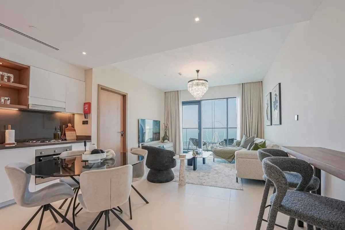 Image 3 of Modern 2BR High Floor Haven in Vida Dubai Marina