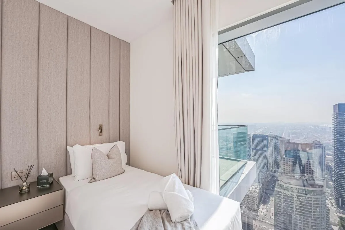 Image 5 of Modern 2BR High Floor Haven in Vida Dubai Marina