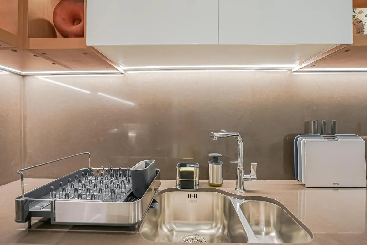 Image 2 of Modern 2BR High Floor Haven in Vida Dubai Marina