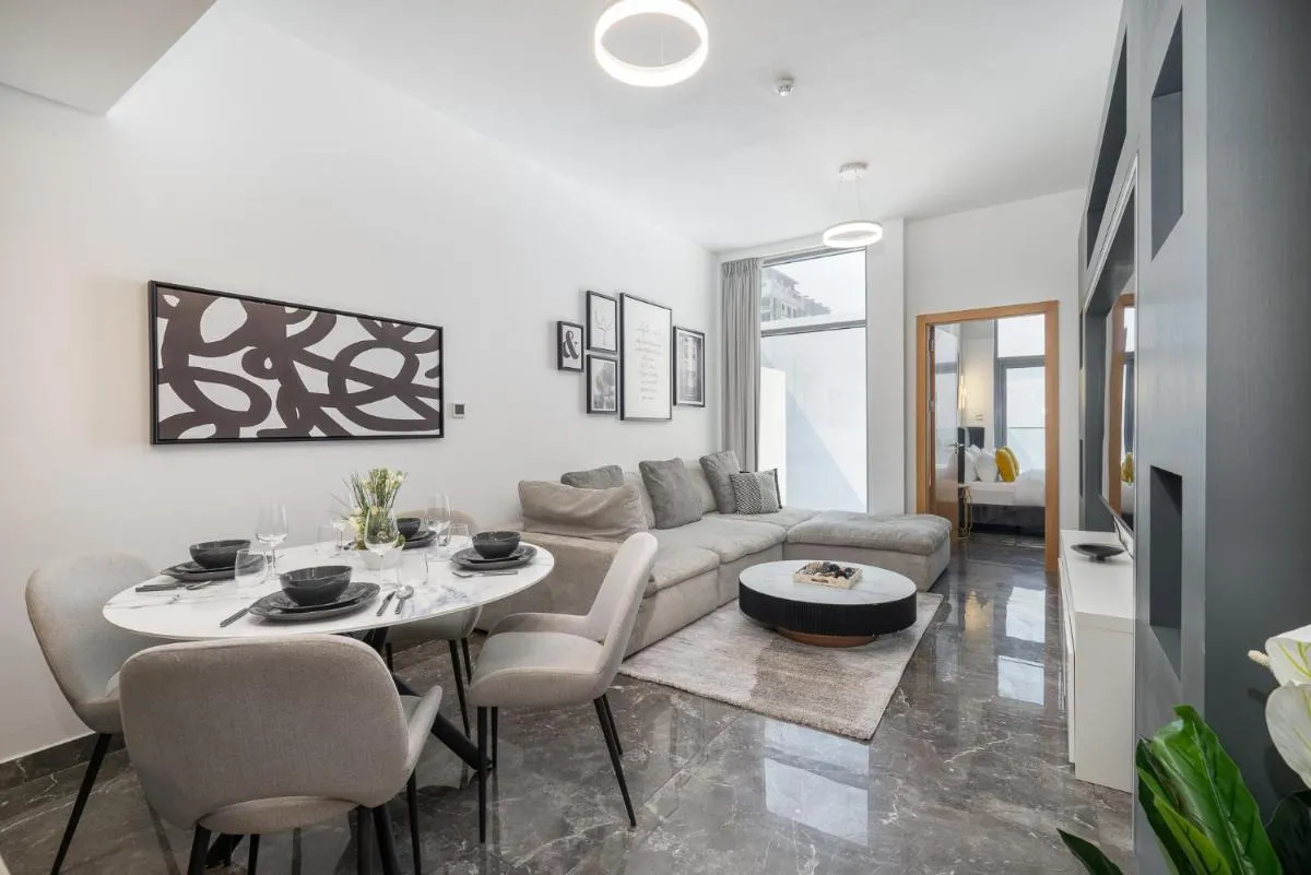 Image 4 of Modern Comfort in a Spacious Apartment – Suiteable