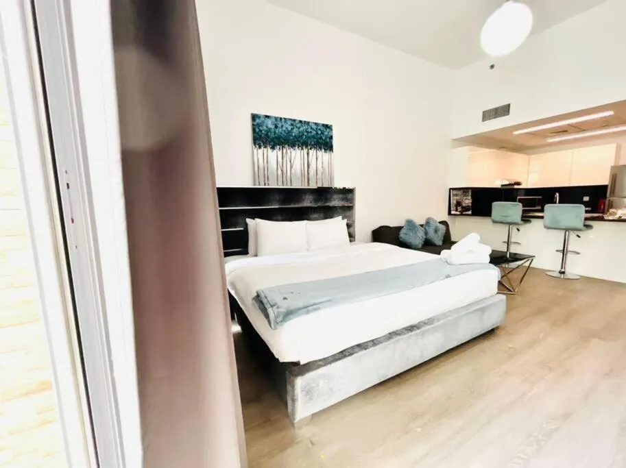 Image 1 of ModernLux – Lovely Studio Apartment in JVT next to Park