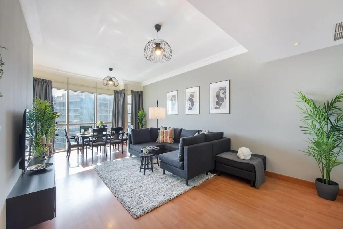 Image 5 of Modern Room in Lakeshore Spacious Room for 4