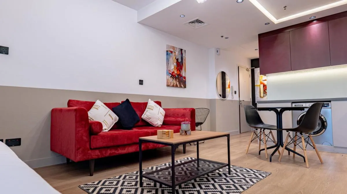 Image of Modern and Chic – Studio – JLT