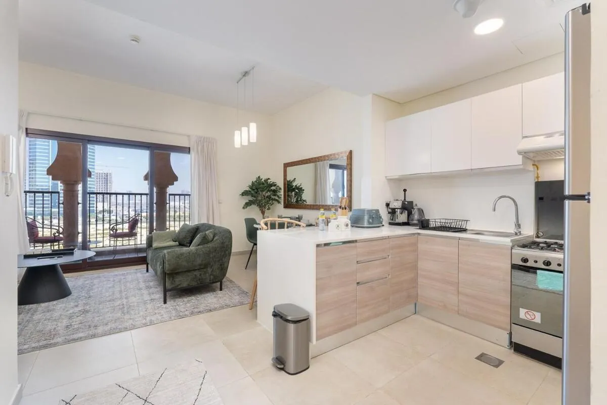Image 6 of Modern and minimalist 1 bed for 2