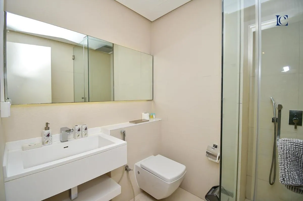 Image 2 of Modern studio in West Avenue Dubai Marina
