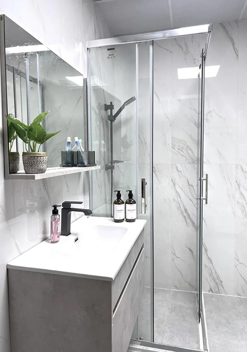 Image 3 of NEW Minimal Classic 1-Bed DMCC metro