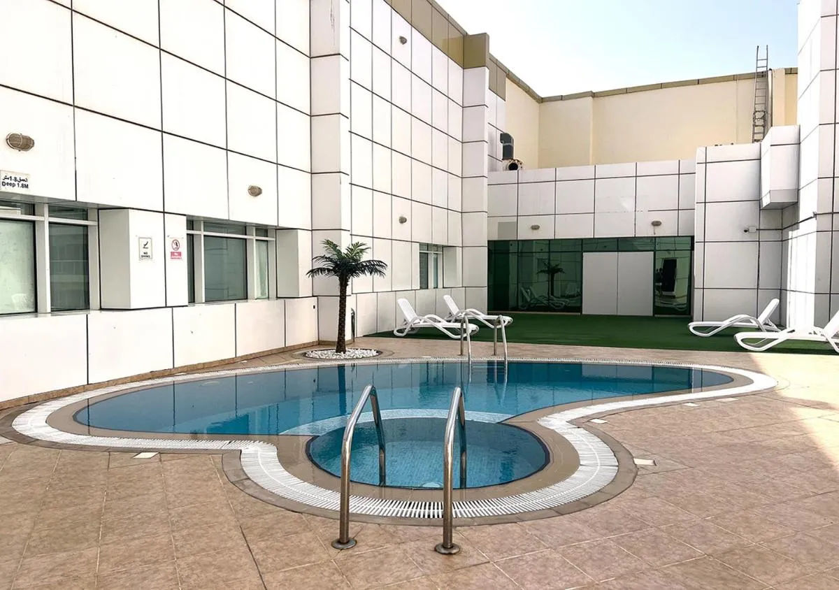 Image 2 of NEW Minimal Classic 1-Bed DMCC metro