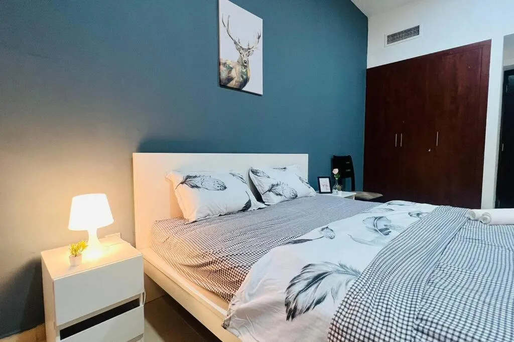 Image 1 of One Bedroom Apartment In Dubai Marina Near Blue Water
