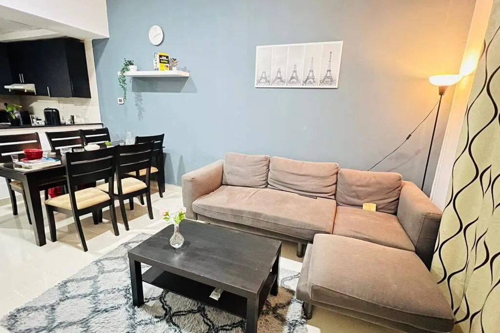 Image 4 of One Bedroom Apartment In Dubai Marina Near Blue Water