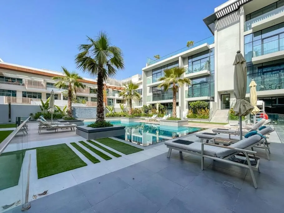 Image 3 of Onyx Studio with Fantastic Pool View in JVC