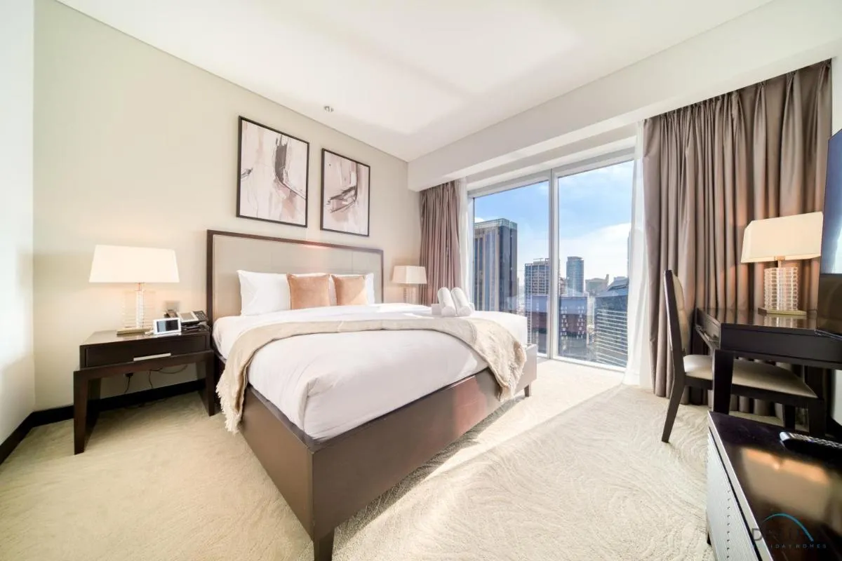 Image 1 of Opulent 1BR in the Address Residences Dubai Marina by Deluxe Holiday Homes