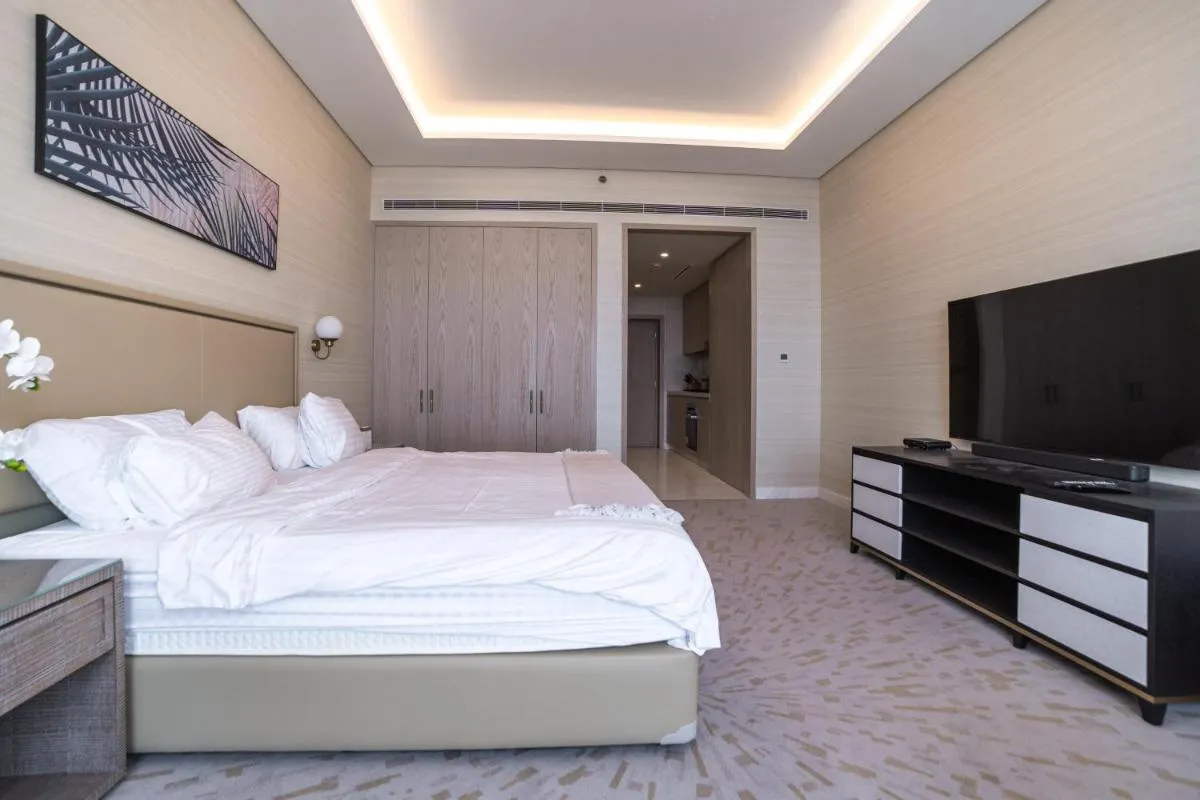 Image 2 of Palm Tower Palm Jumeirah Dubai