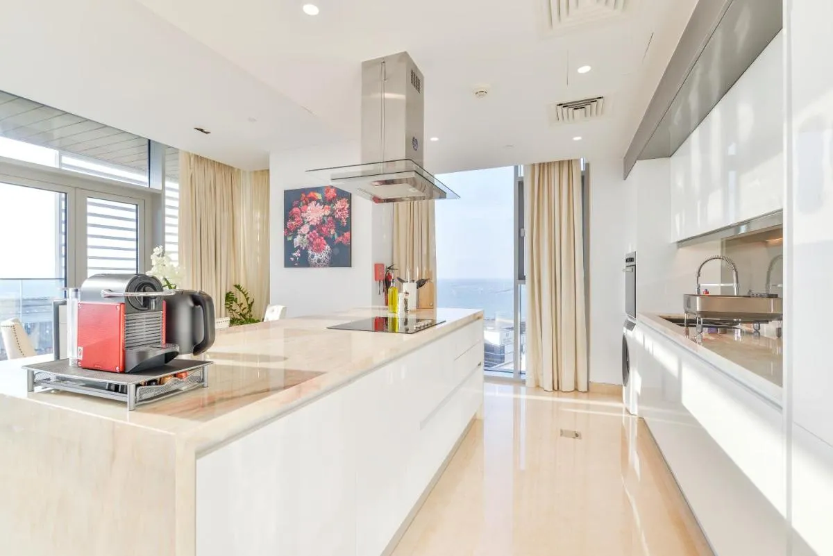 Image 4 of Posh 2 BR Oceanfront Apt in the Heart of Bluewaters Island