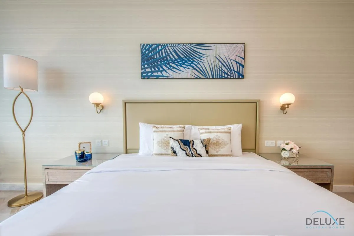 Image 1 of Posh Studio at The Palm Tower Palm Jumeirah by Deluxe Holiday Homes