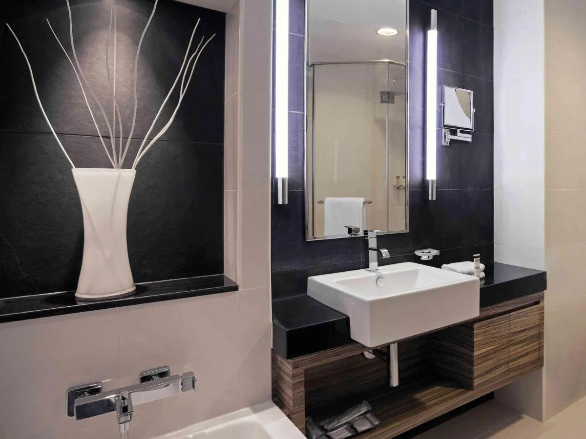 Image 2 of Pullman Dubai Jumeirah Lakes Towers