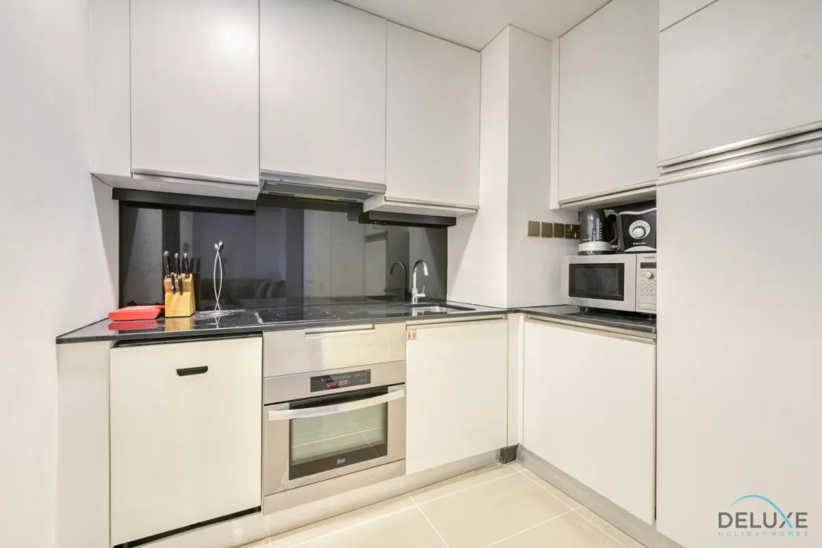 Image 3 of Regal Studio at The Address Residences Dubai Marina by Deluxe Holiday Homes