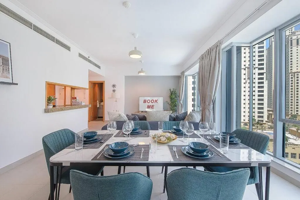 Image 4 of Roomy Flat with Spectacular Dubai Marina Views!