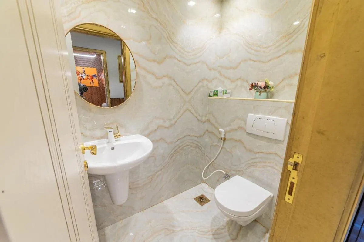 Image 6 of Royalton – Chic 2BR Marina Pinnacle Apartment with City Views