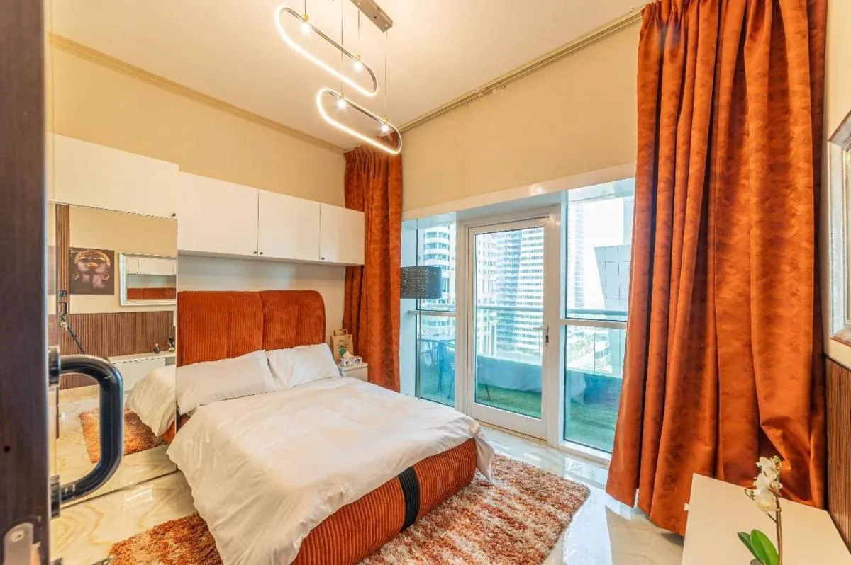 Image 1 of Royalton – Chic 2BR Marina Pinnacle Apartment with City Views