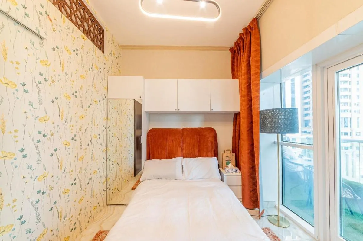 Image 5 of Royalton – Chic 2BR Marina Pinnacle Apartment with City Views