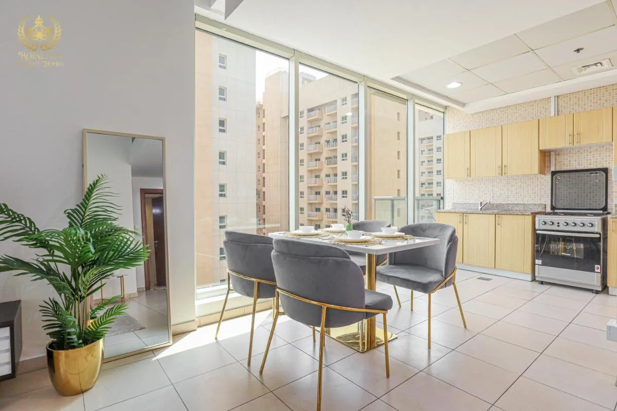 Image 4 of Royalton – Tranquil 15th-Floor Apartment with City Views