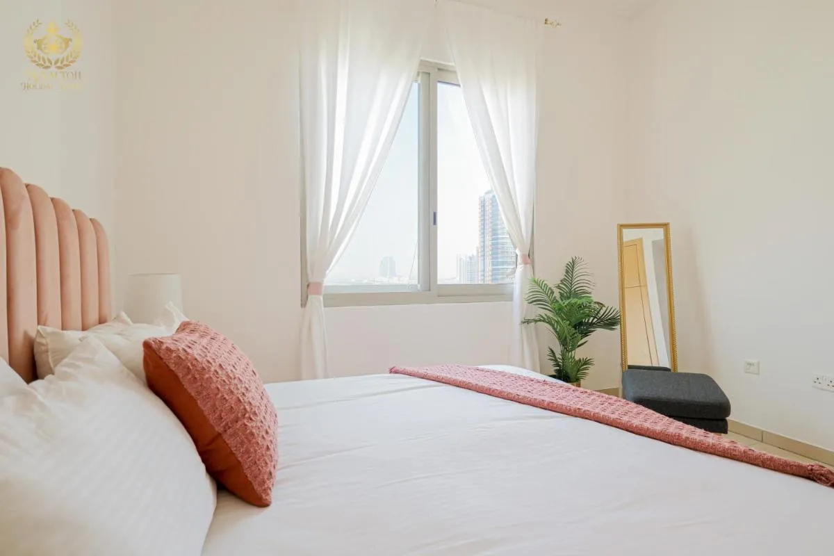 Image 1 of Royalton – Tranquil 15th-Floor Apartment with City Views