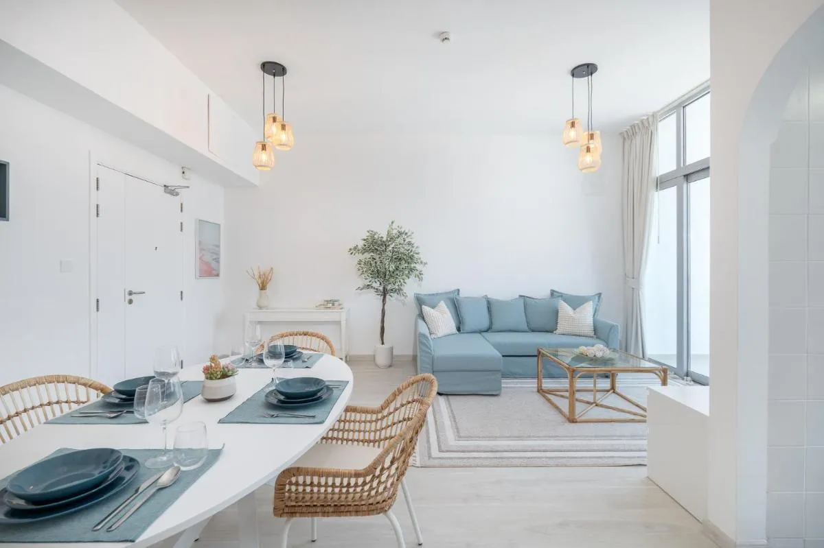 Image 4 of Seaside serenity Stylish Marine-Themed Apartment